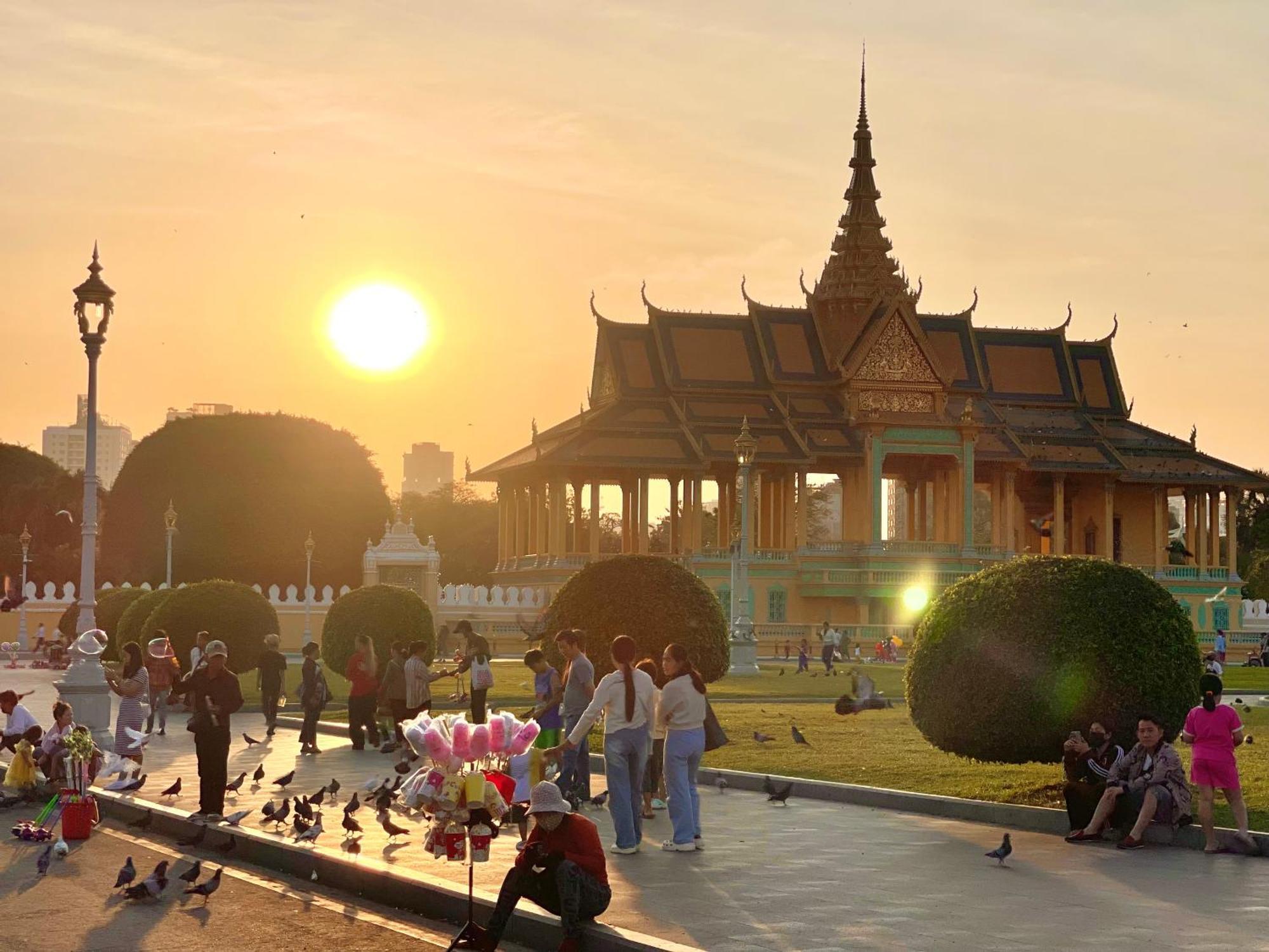 Rs Central Apartments - 200M To Royal Palace Phnom Penh Luaran gambar