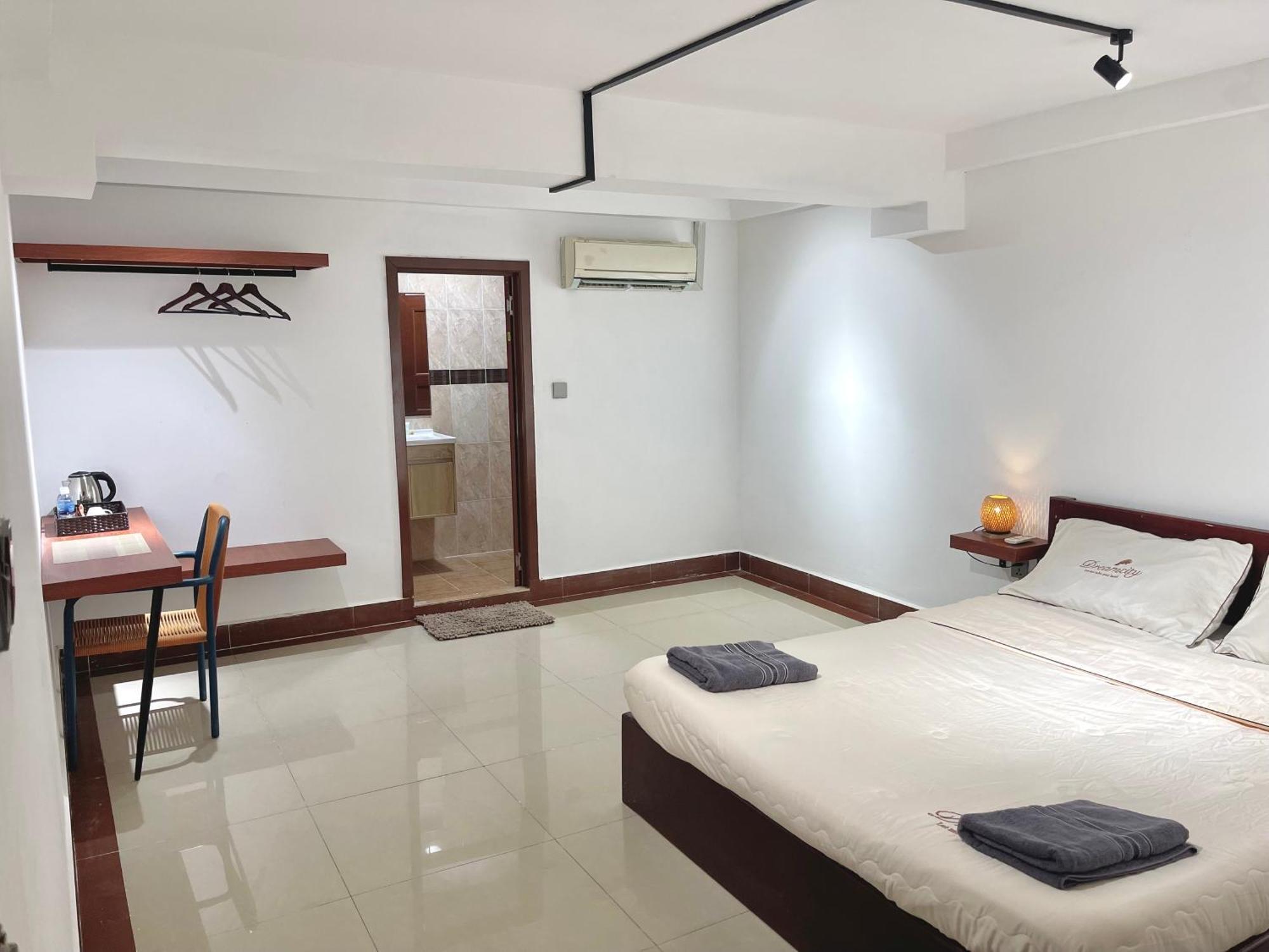 Rs Central Apartments - 200M To Royal Palace Phnom Penh Luaran gambar
